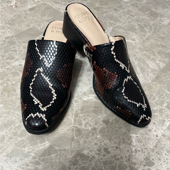 Crown & Ivey Snake Print Shoe.  Worn once, excellent condition, size 7. - Picture 4 of 4